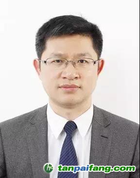 葛興安，深圳排放權(quán)交易所總裁、深圳經(jīng)濟(jì)特區(qū)金融學(xué)會(huì)綠色金融專業(yè)委員會(huì)秘書長(zhǎng)、聯(lián)合國(guó)開(kāi)發(fā)計(jì)劃署可持續(xù)發(fā)展金融顧問(wèn)委員會(huì)委員
